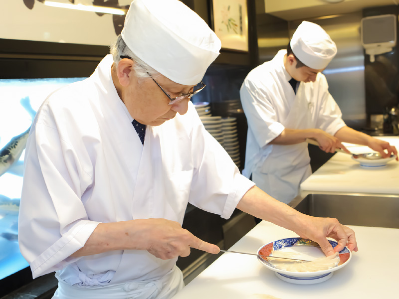 舌の上で踊る泳ぎとらふぐ料理